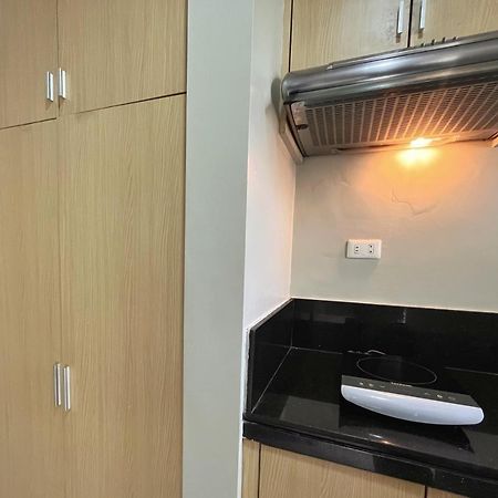 Rumi Apartelle Hotel Анхелес Экстерьер фото