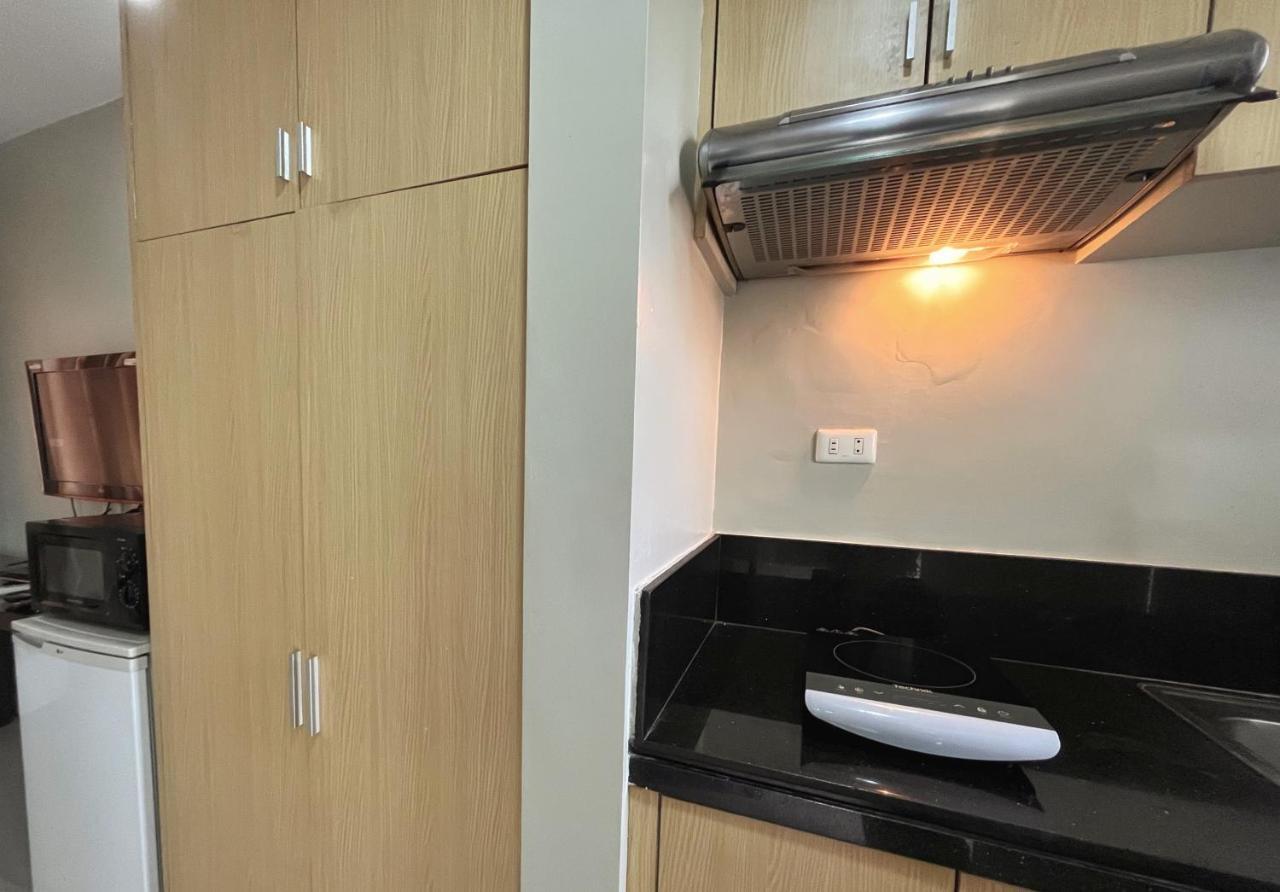 Rumi Apartelle Hotel Анхелес Экстерьер фото