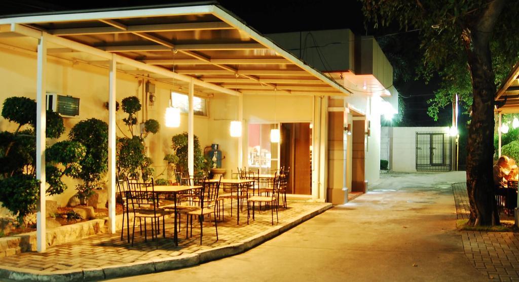 Rumi Apartelle Hotel Анхелес Экстерьер фото