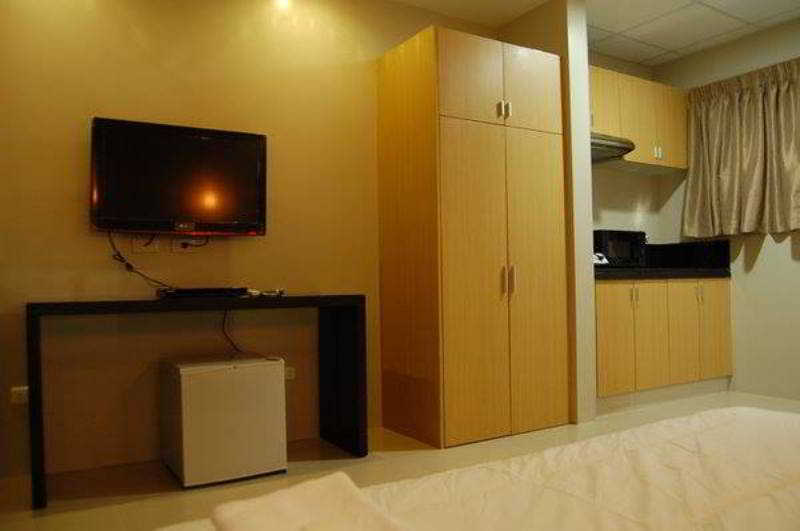 Rumi Apartelle Hotel Анхелес Экстерьер фото