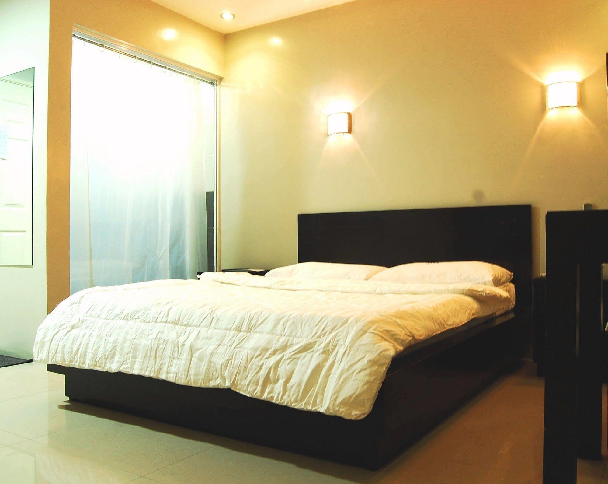 Rumi Apartelle Hotel Анхелес Экстерьер фото