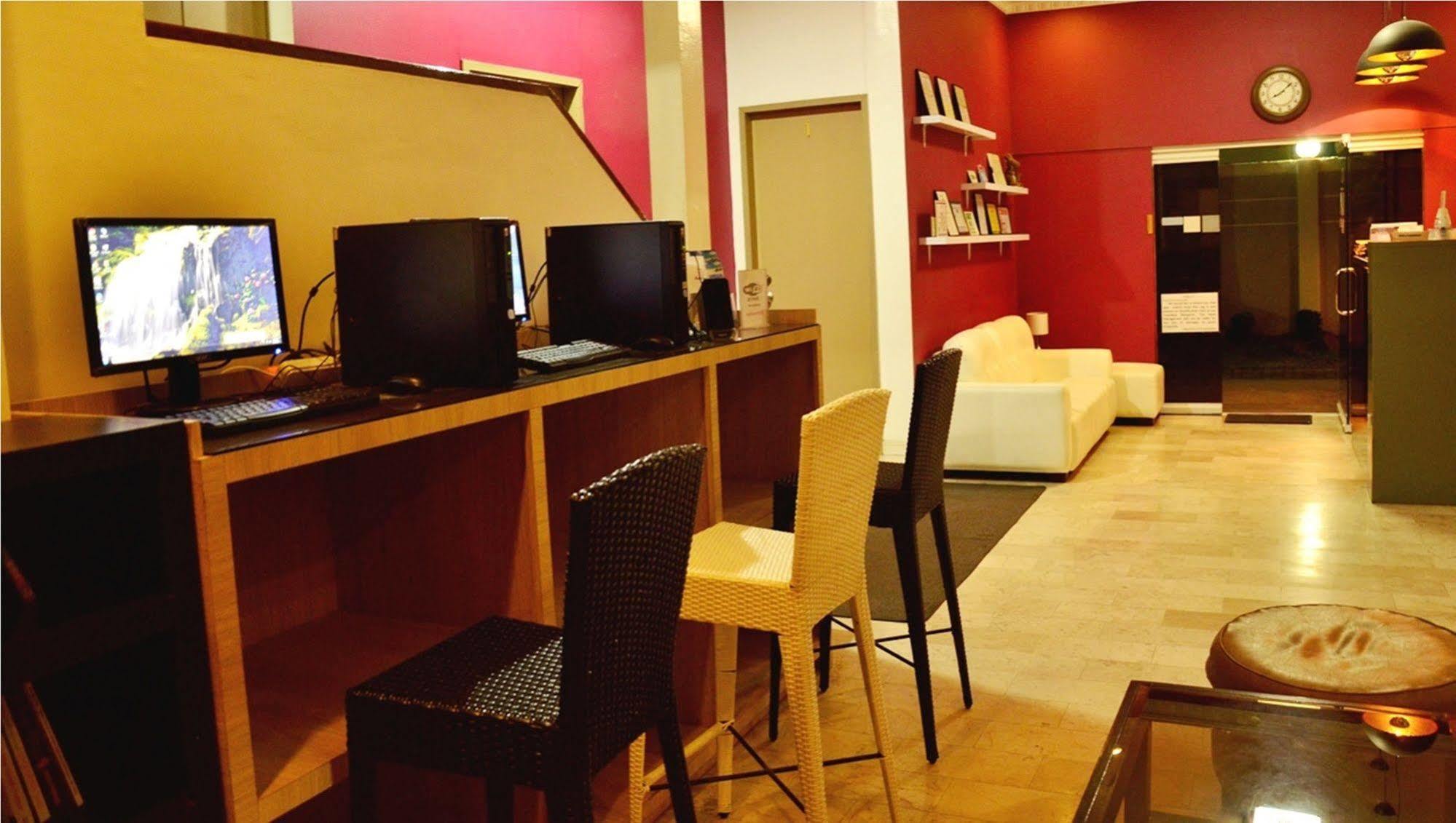 Rumi Apartelle Hotel Анхелес Экстерьер фото