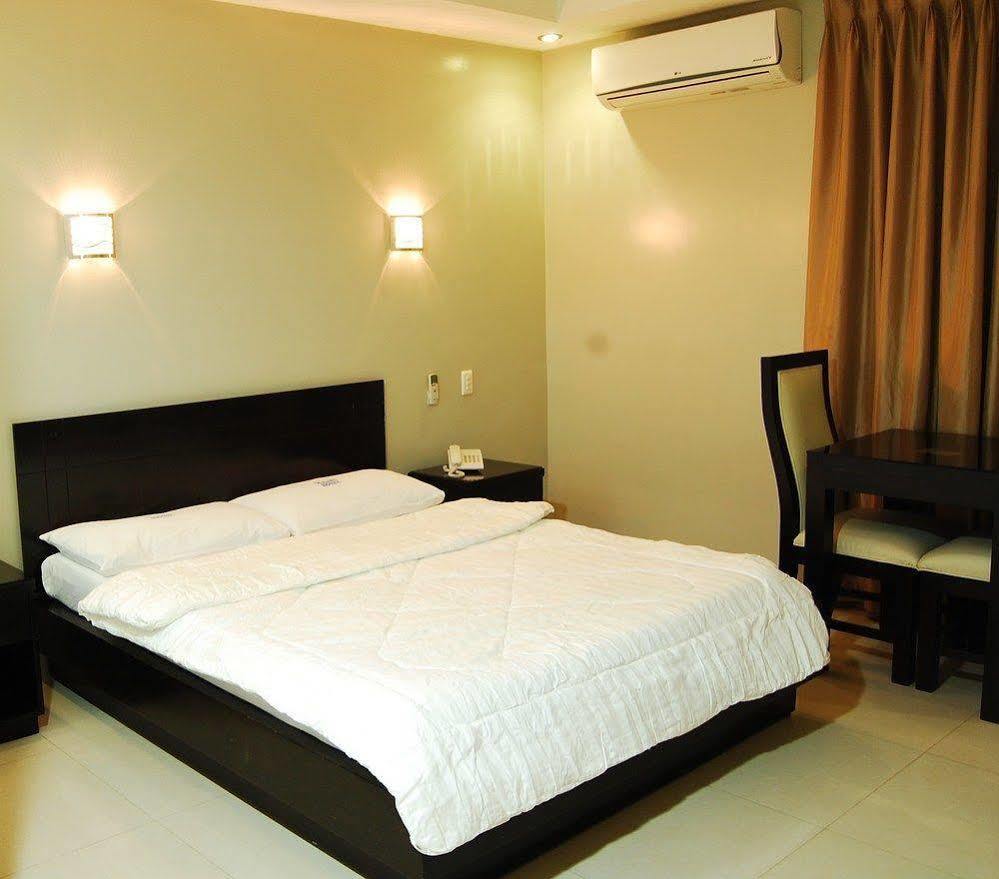 Rumi Apartelle Hotel Анхелес Экстерьер фото